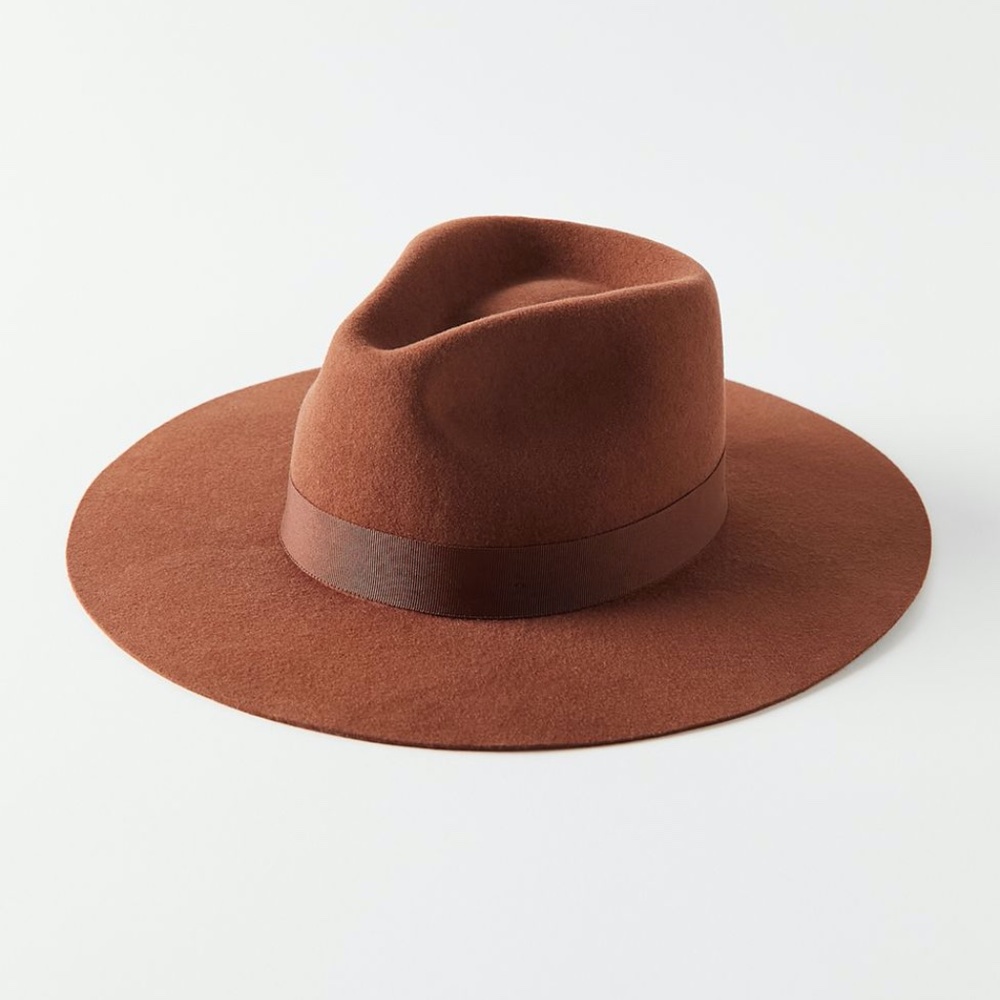 UO Flat Brim Felt Fedora
